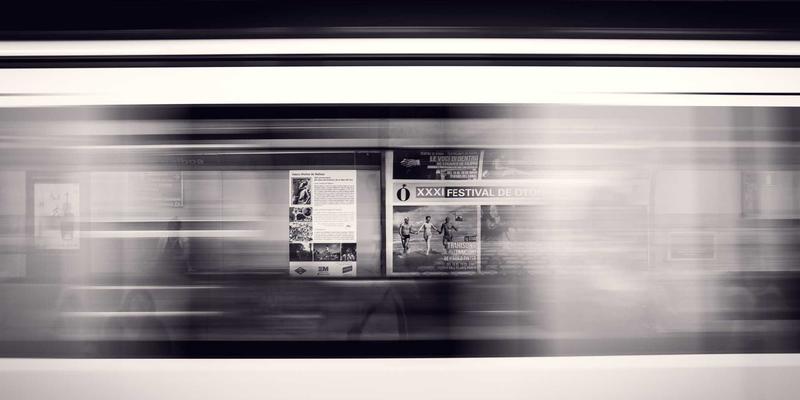 五谷为墨,大地为卷:米艺雕塑如何用谷物拼贴复活家族记忆与地方传说